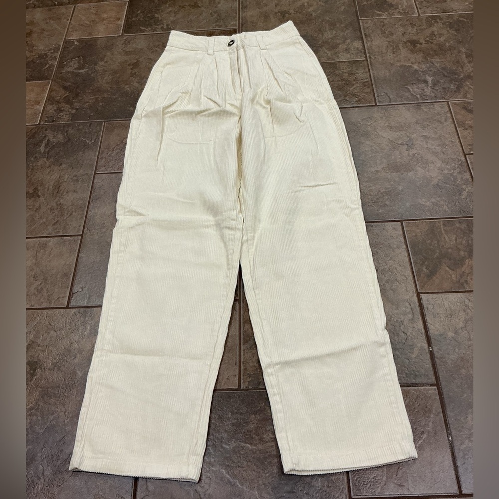 🥵 Cream Corduroy Pants